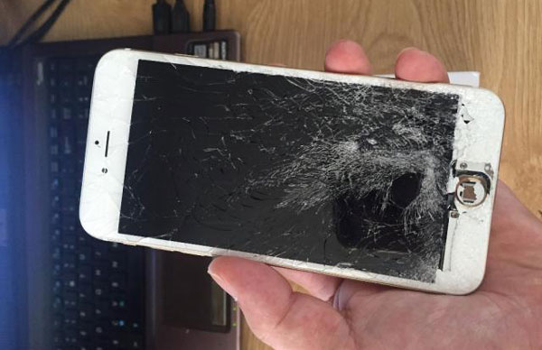 Màn Hình iPhone 8 Plus Bị Vỡ Kính